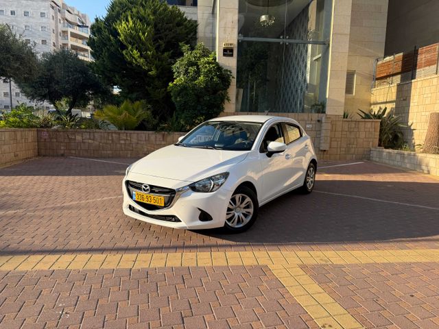 מודעת רכב מאזדה 2