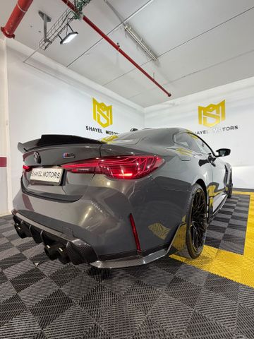 ב מ וו M4
