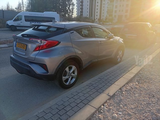 טויוטה C-HR