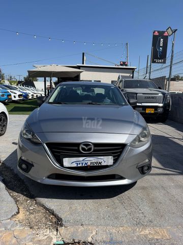 מאזדה 3