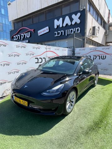 מודעת רכב טסלה מודל 3