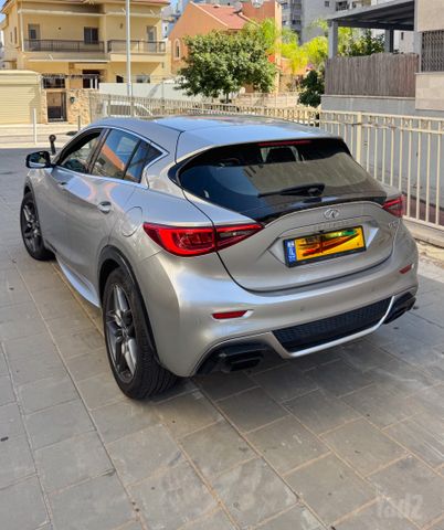 אינפיניטי Q30