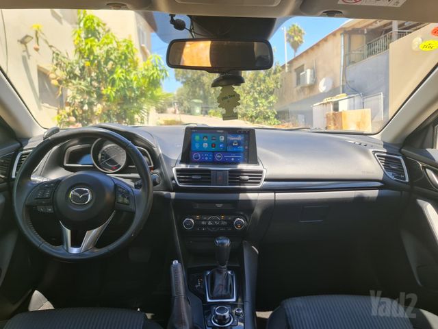מאזדה 3