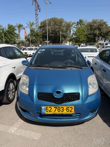טויוטה יאריס