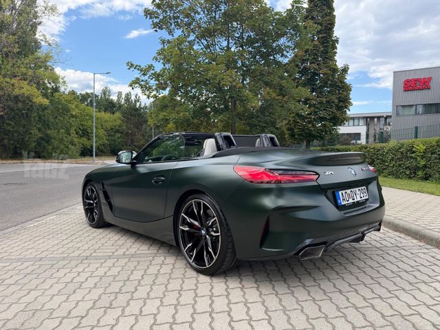 ב מ וו Z4