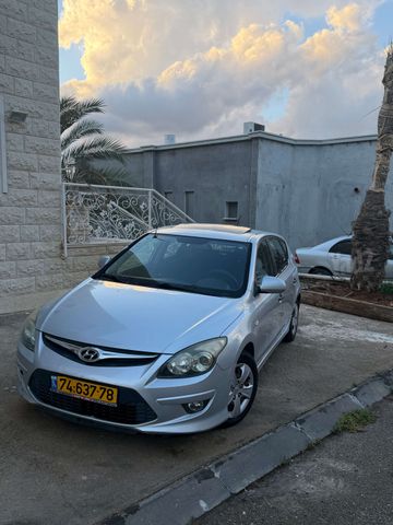 יונדאי i30