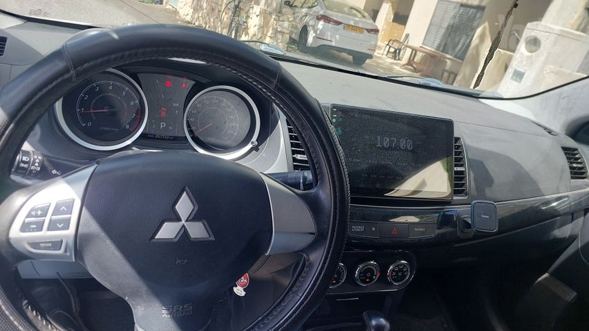 מיצובישי לנסר