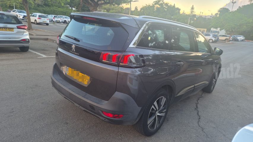 פיג'ו 5008