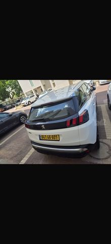 פיג'ו 3008