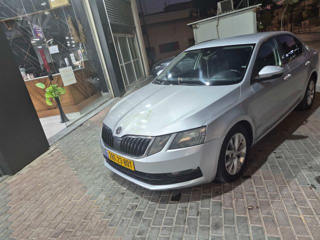 סקודה אוקטביה