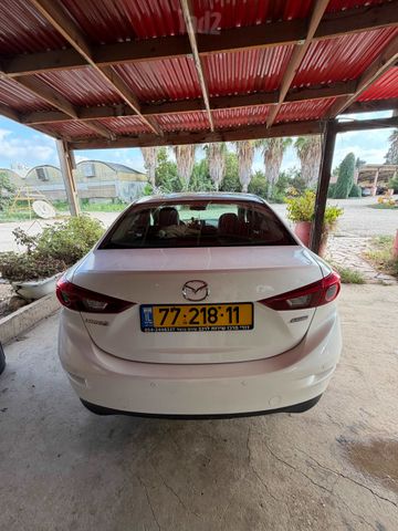 מאזדה 3