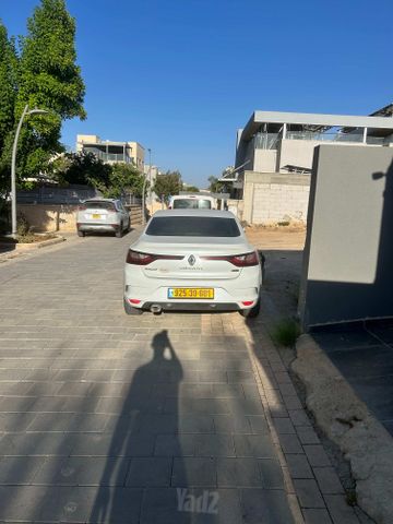 רנו מגאן