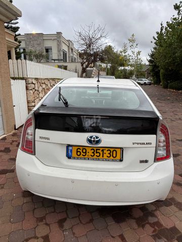 טויוטה פריוס
