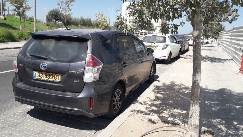 טויוטה פריוס פלוס