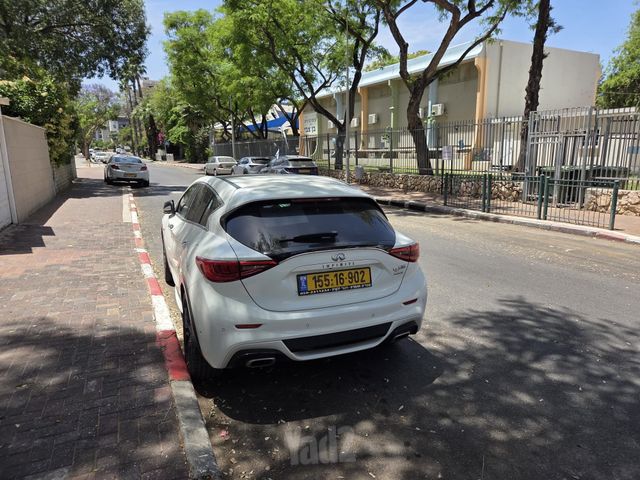 אינפיניטי Q30