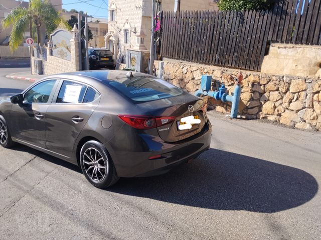 מאזדה 3