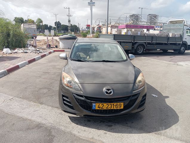 מודעת רכב מאזדה 3
