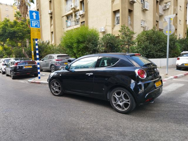 מודעת רכב אלפא רומיאו מיטו
