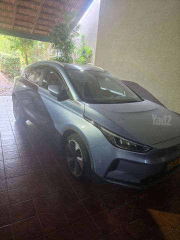 מודעת רכב ג׳ילי Geometry C