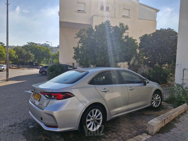 מודעת רכב טויוטה קורולה