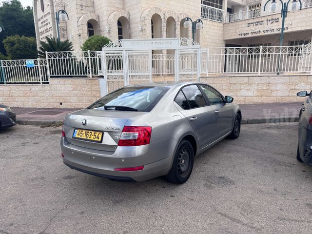 סקודה אוקטביה