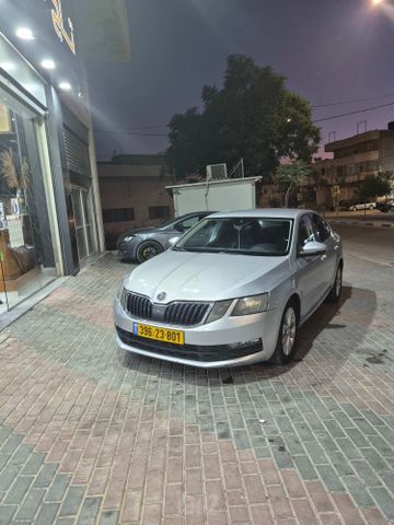סקודה אוקטביה