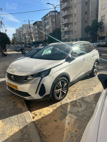 פיג'ו 3008