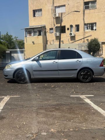 טויוטה קורולה