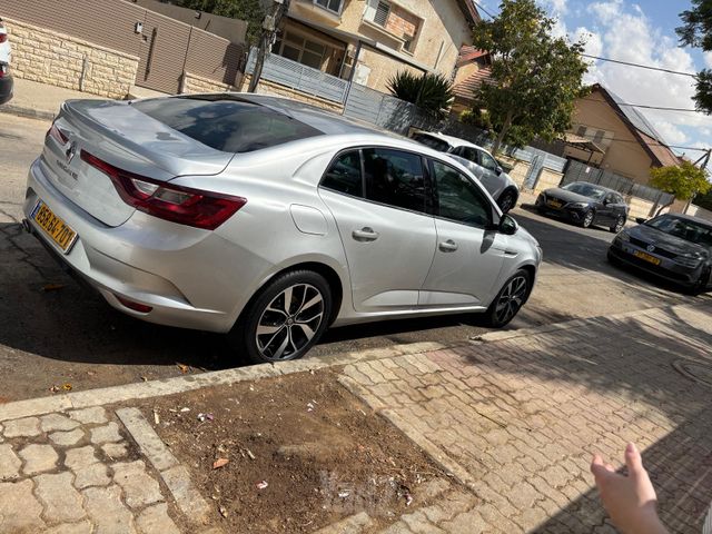 רנו מגאן