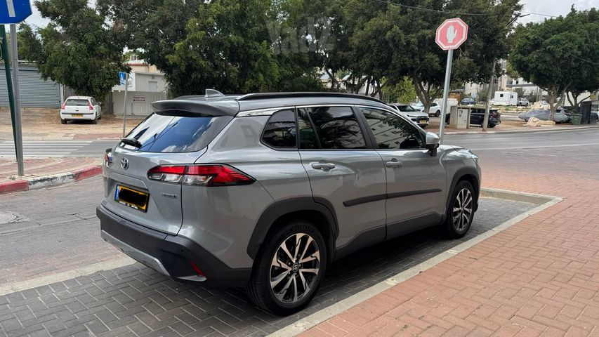 מודעת רכב טויוטה קורולה קרוס