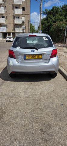 טויוטה יאריס
