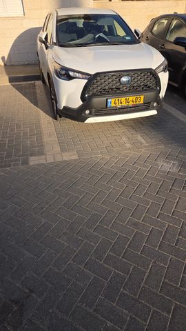 מודעת רכב טויוטה קורולה קרוס