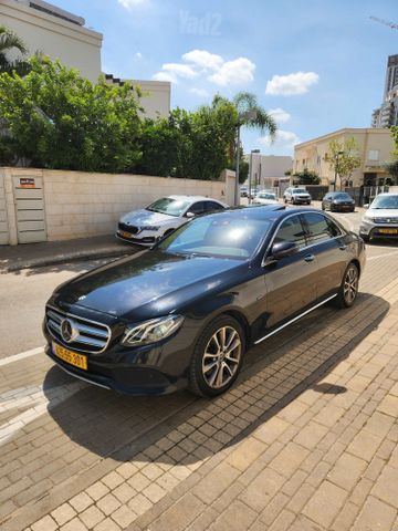 מודעת רכב מרצדס-בנץ E-class