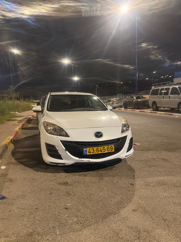 מודעת רכב מאזדה 3