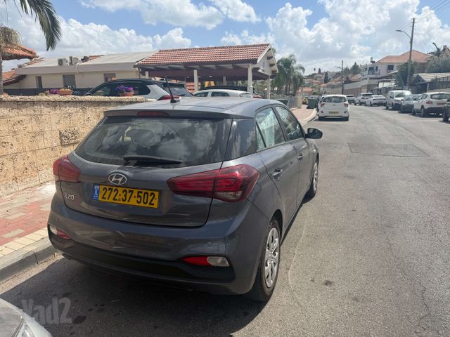 יונדאי i20