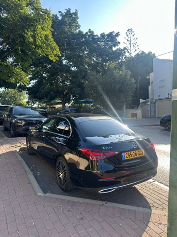 מודעת רכב מרצדס-בנץ C-class
