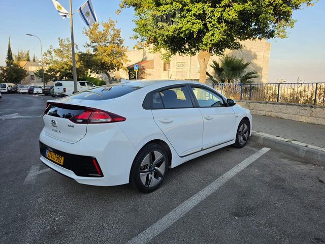 יונדאי איוניק