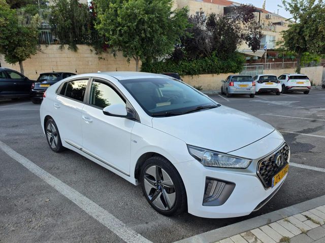 יונדאי איוניק