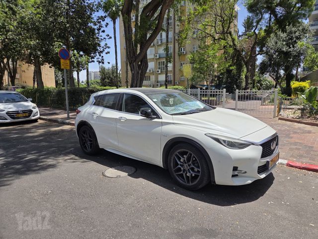 מודעת רכב אינפיניטי Q30