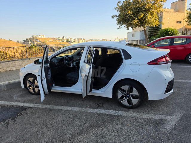 יונדאי איוניק