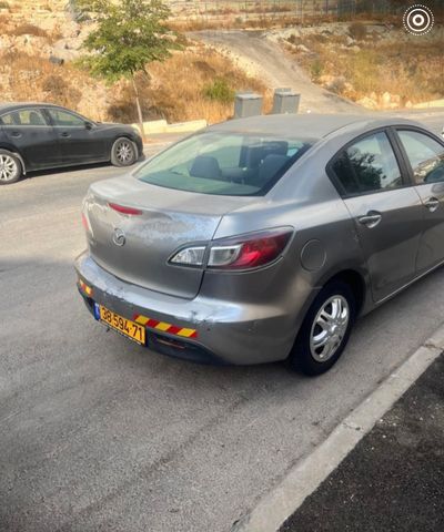 מודעת רכב מאזדה 3