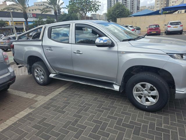 מיצובישי טרייטון / L200