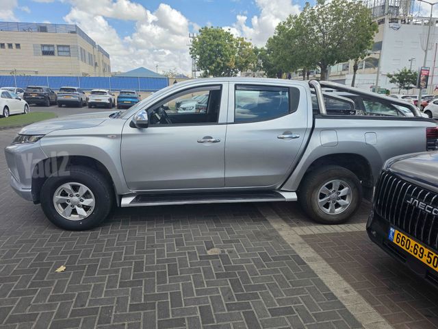 מיצובישי טרייטון / L200