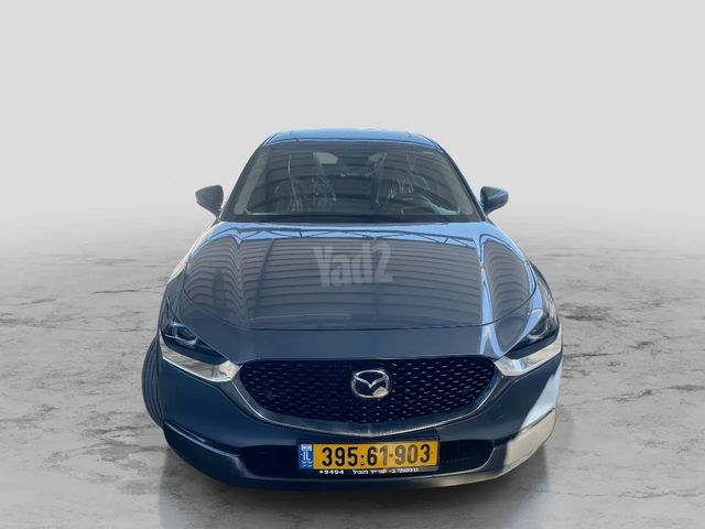 מודעת רכב מאזדה CX-30