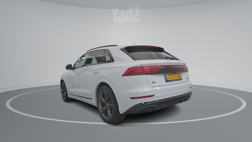 אאודי Q8