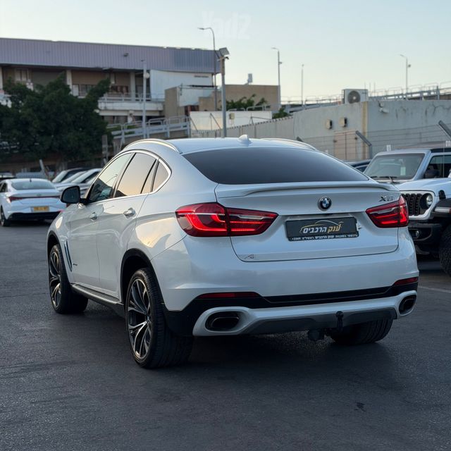ב מ וו X6