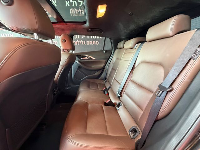 אינפיניטי QX30