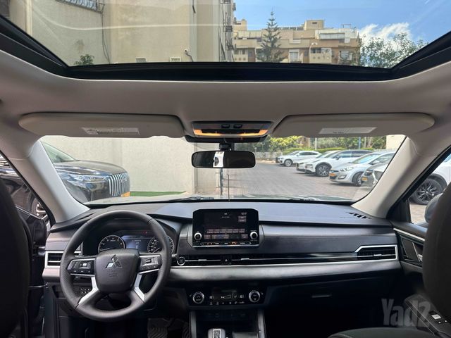 מיצובישי אאוטלנדר