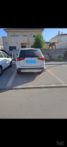 מיצובישי אאוטלנדר