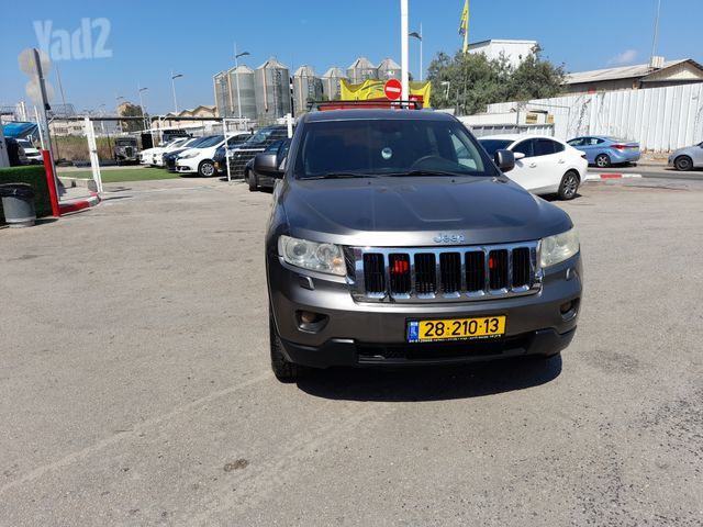 מודעת רכב ג'יפ גרנד צ'ירוקי